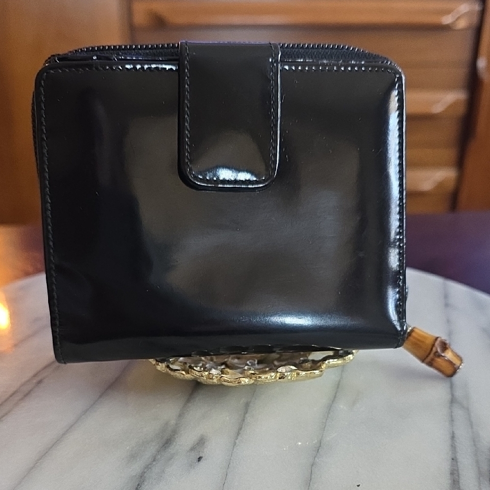 Gucci Bamboo Patent Leather Black Wallet! EUC 🖤